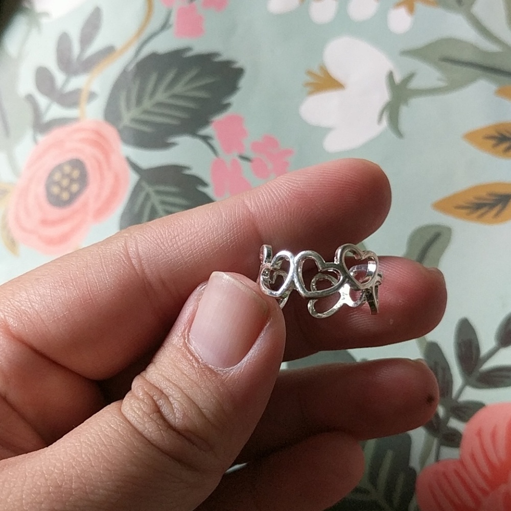 Size nwot adjustable silver heart ring